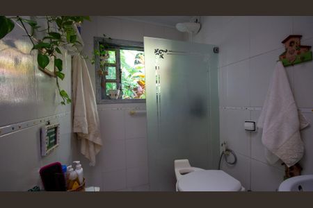 Casa à venda com 2100m², 5 quartos e 2 vagas Casa à venda com 2100m², 5 quartos e 2 vagasBanheiro