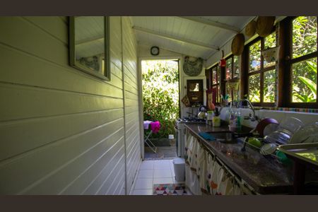 Casa à venda com 2100m², 5 quartos e 2 vagas Casa à venda com 2100m², 5 quartos e 2 vagasCozinha