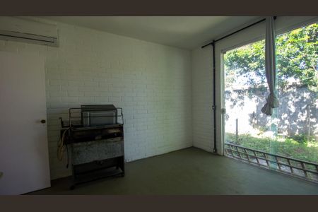 Casa à venda com 2100m², 5 quartos e 2 vagas Casa à venda com 2100m², 5 quartos e 2 vagas Casa 2 Quarto