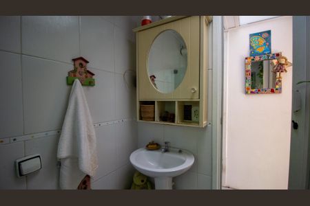 Casa à venda com 2100m², 5 quartos e 2 vagas Casa à venda com 2100m², 5 quartos e 2 vagasBanheiro