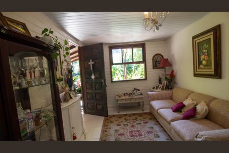 Casa à venda com 2100m², 5 quartos e 2 vagas Casa à venda com 2100m², 5 quartos e 2 vagasSala