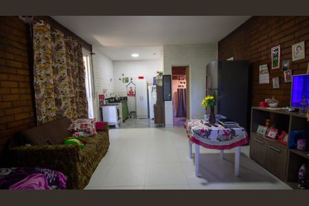 Casa à venda com 2100m², 5 quartos e 2 vagas Casa à venda com 2100m², 5 quartos e 2 vagas Edícula /Sala