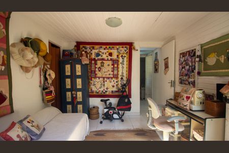 Casa à venda com 2100m², 5 quartos e 2 vagas Casa à venda com 2100m², 5 quartos e 2 vagasQuarto 2