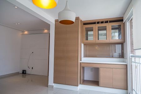 Apartamento para alugar com 65m², 2 quartos e 1 vagaVaranda