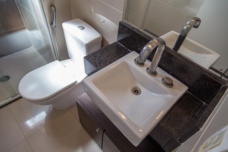 Apartamento para alugar com 65m², 2 quartos e 1 vagaBanheiro Social - Pia