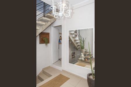 Casa à venda com 160m², 3 quartos e 2 vagasHall