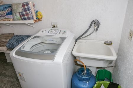 Casa à venda com 160m², 3 quartos e 2 vagasÁrea de Serviço