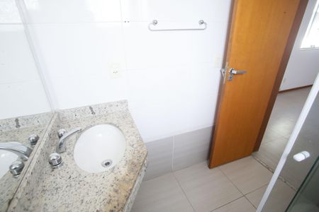 Casa de condomínio à venda com 174m², 4 quartos e 2 vagasBanheiro da Suíte 3