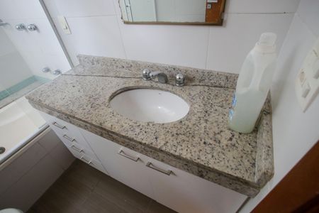 Casa de condomínio à venda com 174m², 4 quartos e 2 vagasBanheiro da Suíte 1