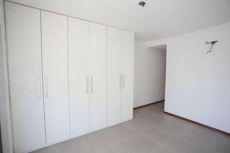 Casa de condomínio à venda com 174m², 4 quartos e 2 vagasSuíte 1