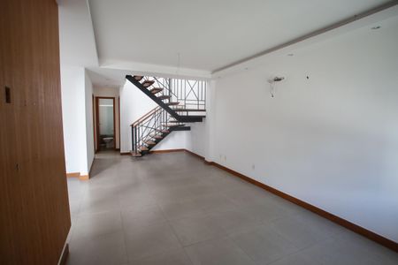 Casa de condomínio à venda com 174m², 4 quartos e 2 vagasSala