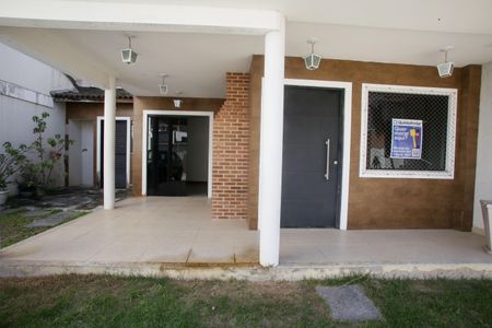 Casa de condomínio à venda com 174m², 4 quartos e 2 vagasFachada e placa
