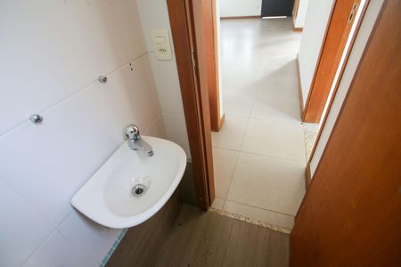Casa de condomínio à venda com 174m², 4 quartos e 2 vagasLavabo
