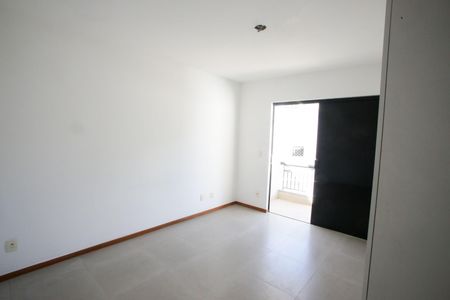 Casa de condomínio à venda com 174m², 4 quartos e 2 vagasSuíte 1