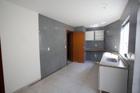 Casa de condomínio à venda com 174m², 4 quartos e 2 vagasCozinha