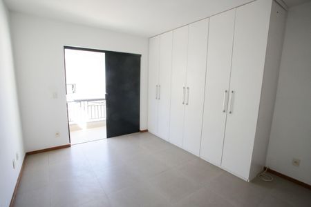 Casa de condomínio à venda com 174m², 4 quartos e 2 vagasSuíte 1