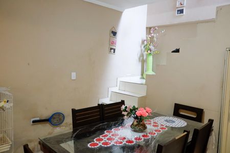 Casa à venda com 120m², 4 quartos e 2 vagas Casa à venda com 120m², 4 quartos e 2 vagassala