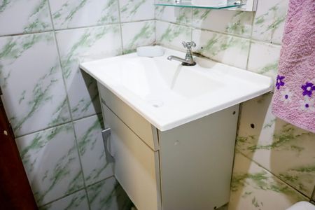 Casa à venda com 120m², 4 quartos e 2 vagas Casa à venda com 120m², 4 quartos e 2 vagasBanheiro 2