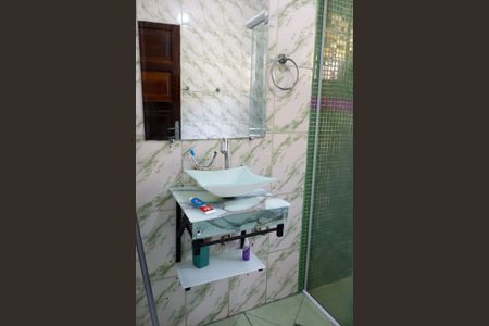 Casa à venda com 120m², 4 quartos e 2 vagas Casa à venda com 120m², 4 quartos e 2 vagasBanheiro