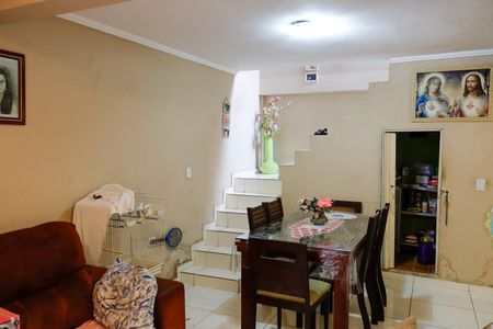 Casa à venda com 120m², 4 quartos e 2 vagas Casa à venda com 120m², 4 quartos e 2 vagassala