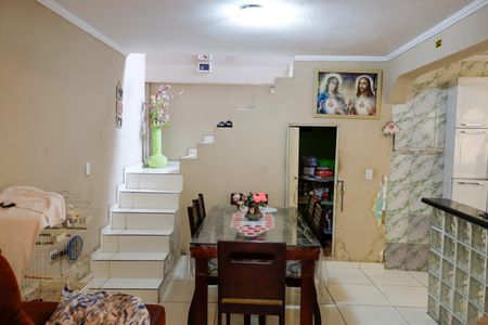 Casa à venda com 120m², 4 quartos e 2 vagas Casa à venda com 120m², 4 quartos e 2 vagassala