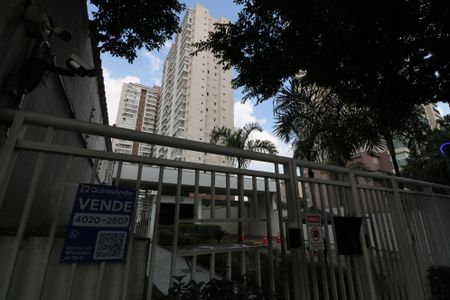 Apartamento à venda com 56m², 2 quartos e 1 vagaFachada e portaria