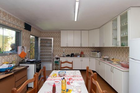 Casa para alugar com 158m², 4 quartos e 2 vagas Casa para alugar com 158m², 4 quartos e 2 vagasCozinha