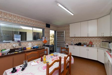 Casa para alugar com 158m², 4 quartos e 2 vagas Casa para alugar com 158m², 4 quartos e 2 vagasCozinha