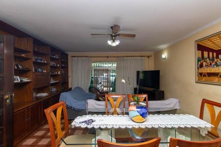 Casa para alugar com 158m², 4 quartos e 2 vagas Casa para alugar com 158m², 4 quartos e 2 vagasSala