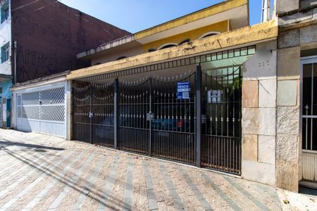 Casa para alugar com 158m², 4 quartos e 2 vagas Casa para alugar com 158m², 4 quartos e 2 vagasFachada