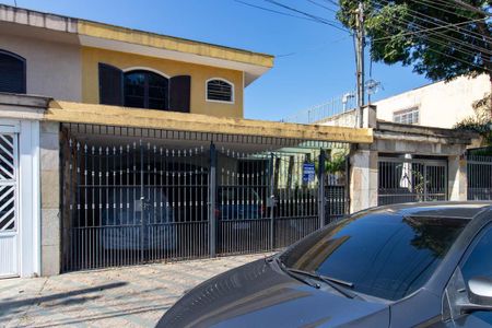 Casa para alugar com 158m², 4 quartos e 2 vagas Casa para alugar com 158m², 4 quartos e 2 vagasFachada