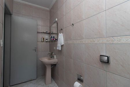 Casa para alugar com 158m², 4 quartos e 2 vagas Casa para alugar com 158m², 4 quartos e 2 vagasBanheiro do Quarto 1