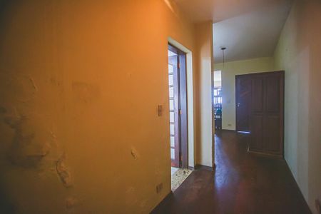 Casa à venda com 135m², 3 quartos e 2 vagasCorredor - Lavabo