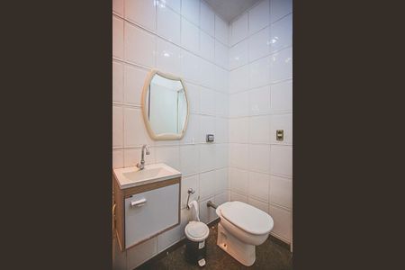 Casa à venda com 135m², 3 quartos e 2 vagasBanheiro