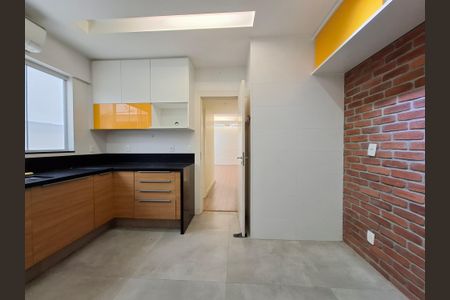 Casa à venda com 340m², 7 quartos e 1 vagaCozinha 