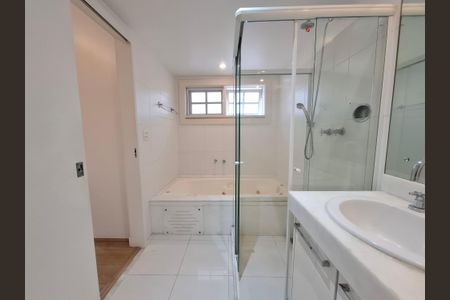 Casa à venda com 340m², 7 quartos e 1 vagaBanheiro da suíte 