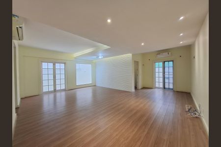 Casa à venda com 340m², 7 quartos e 1 vagaSala