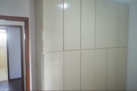 Apartamento à venda com 130m², 3 quartos e 2 vagasQuarto 2