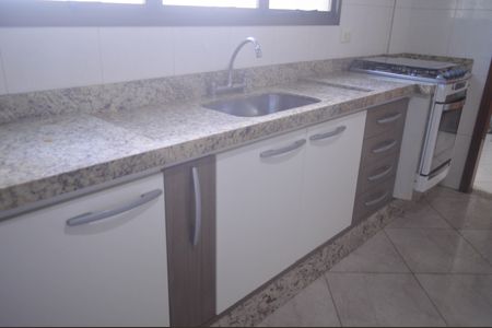 Apartamento à venda com 130m², 3 quartos e 2 vagasCozinha