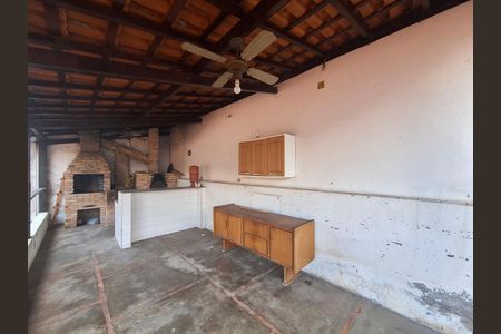 Casa à venda com 900m², 4 quartos e 4 vagasChurrasqueira