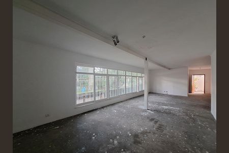 Casa à venda com 900m², 4 quartos e 4 vagasSala