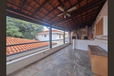 Casa à venda com 900m², 4 quartos e 4 vagasChurrasqueira