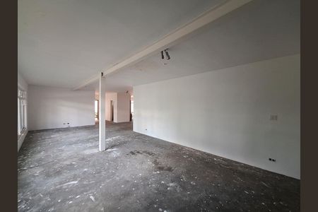 Casa à venda com 900m², 4 quartos e 4 vagasSala