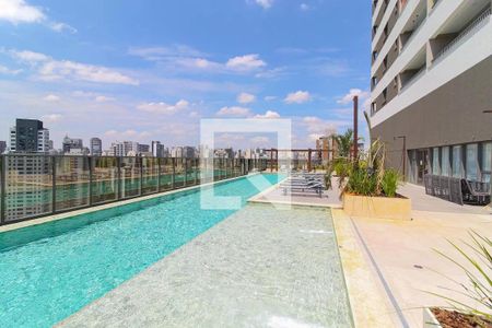 Studio à venda com 25m², 1 quarto e sem vaga Studio à venda com 25m², 1 quarto e sem vagaÁrea comum - Piscina
