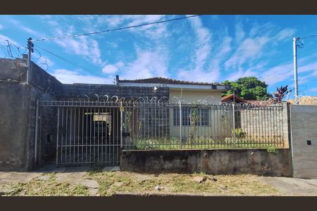Casa à venda com 500m², 3 quartos e 2 vagasFachada