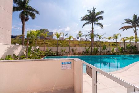 Studio para alugar com 45m², 1 quarto e 1 vaga Studio para alugar com 45m², 1 quarto e 1 vagaÁrea comum - Piscina