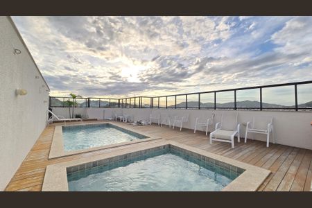 Apartamento à venda com 42m², 2 quartos e 1 vaga Apartamento à venda com 42m², 2 quartos e 1 vagaÁrea comum - Piscina