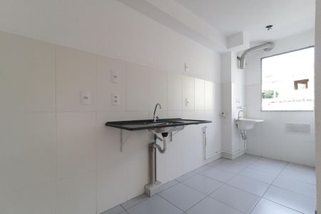 Apartamento à venda com 42m², 2 quartos e 1 vaga Apartamento à venda com 42m², 2 quartos e 1 vagaCozinha e Área de Serviço