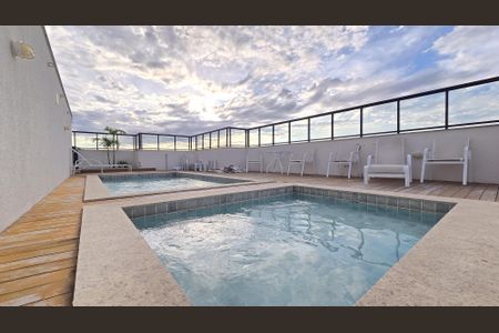 Apartamento à venda com 42m², 2 quartos e 1 vaga Apartamento à venda com 42m², 2 quartos e 1 vagaÁrea comum - Piscina