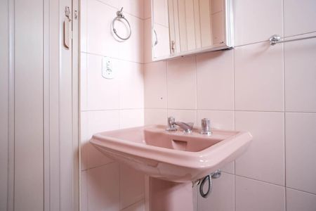 Casa à venda com 145m², 3 quartos e 2 vagasBanheiro